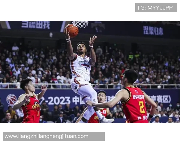 昆汀-皮特森荣膺CBA最佳球员奖，助球队夺冠成功